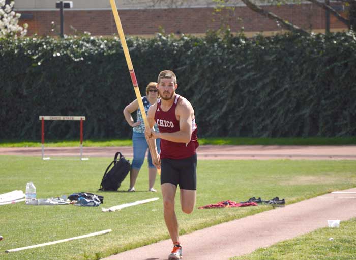 Sophomore decathlete Lane Andrews competes in the pole vault on March 14 during the Wildcat Invitational. Photo credit: Caio Calado