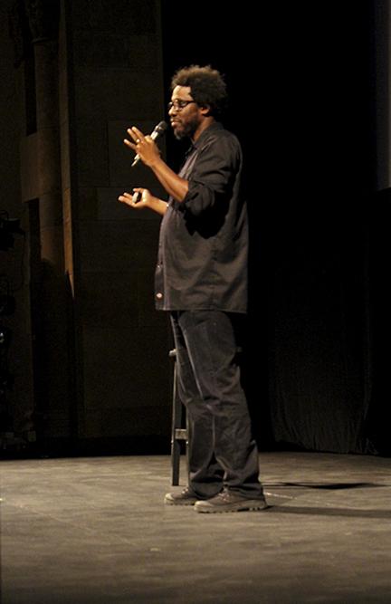 W. Kamau Bell performing his standup comedy act at Laxon Auditorium on Wednesday night. Photo credit: Kiana Alvarez