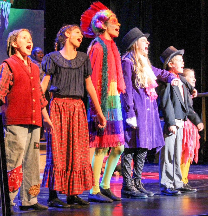 The cast of Dr. Doolittle Jr. sing together to close out an act. Photo credit: Jae Siqueiros