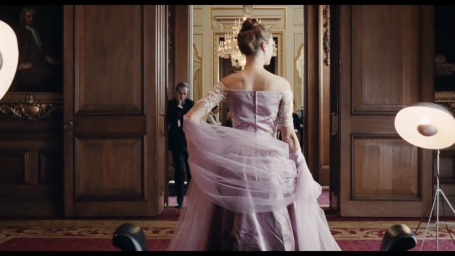 Daniel Day-Lewis ans Vicky Kreips in Phantom Thread. Courtesy of Focus Features.