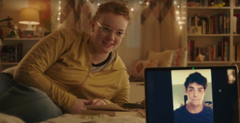 Sierra Burgess (Shannon Purser) helps her friend win the affections of a boy via online conversations in Sierra Burgess Is A Loser. Image courtesy of Netflix.