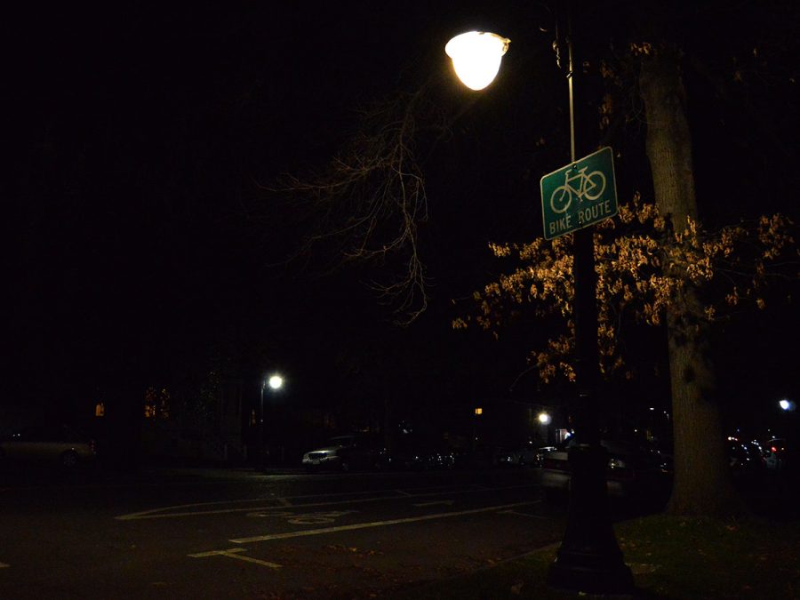 A lonely light casts a glow on the corner of Fourth and Ivy St. in Chico, CA, on Tuesday,  Feb. 5, 2019. Many students complain about the lack of lighting on the lower campus streets after the sun goes down. Photo credit: Olyvia Simpson