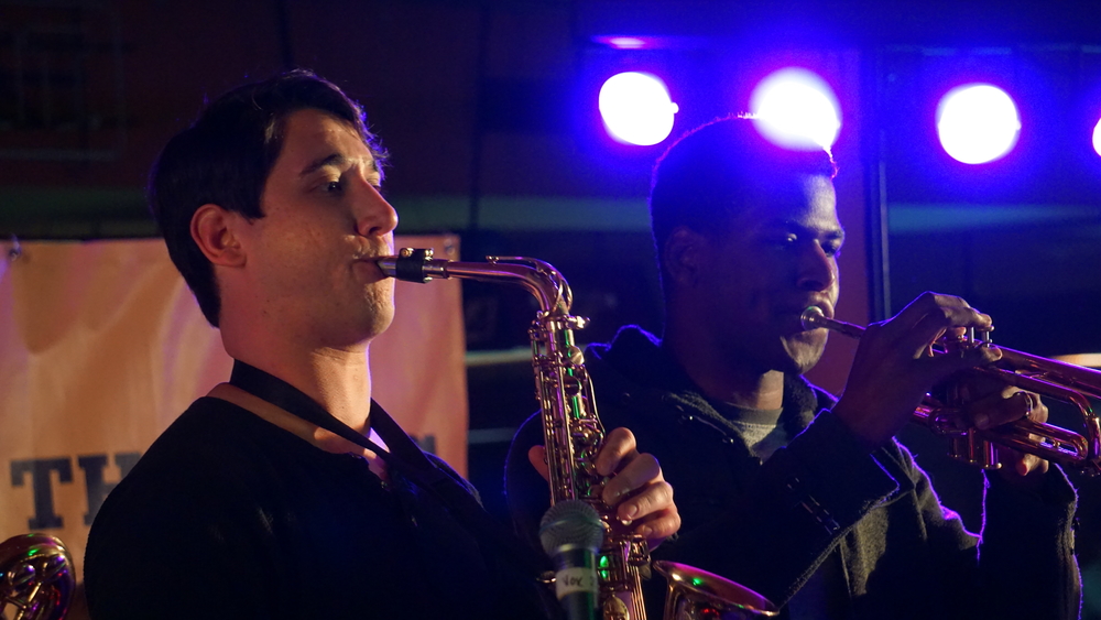 (L to R) Chris Thorne and Aman Cowell performing during their set with Sounds Good. Photo credit: Angel Ortega