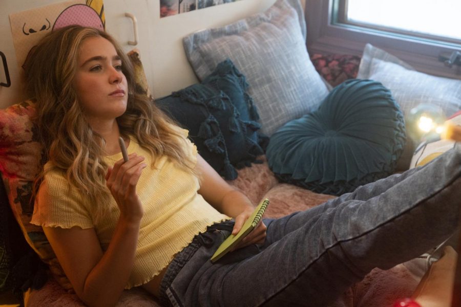 Veronica Clarke (Haley Lu Richardson) is a teenage girl who becomes pregnant and embarks on a road trip with her former best friend to become unpregnant as the title suggests. Courtesy of Warner Media.