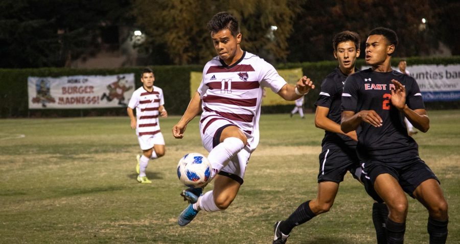 Renteria controlling the ball in 2020 for the Wildcats. 