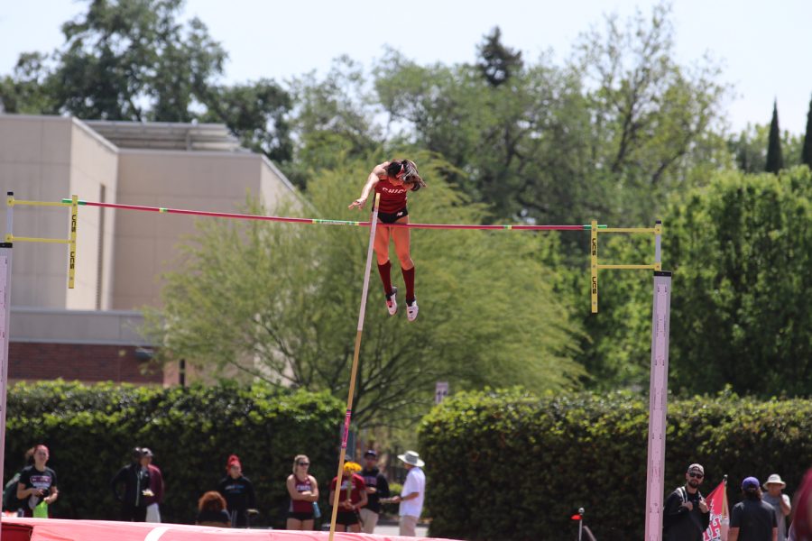 Wildcat Amy Bell clearing a jump.