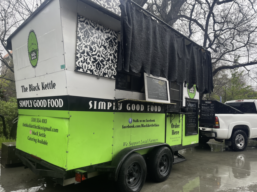 The green and black food truck, The Black Kettle, rests by the science bridge enticing students on their way in the direction of Meriam Library. Taken by Ariana Powell, March 29.