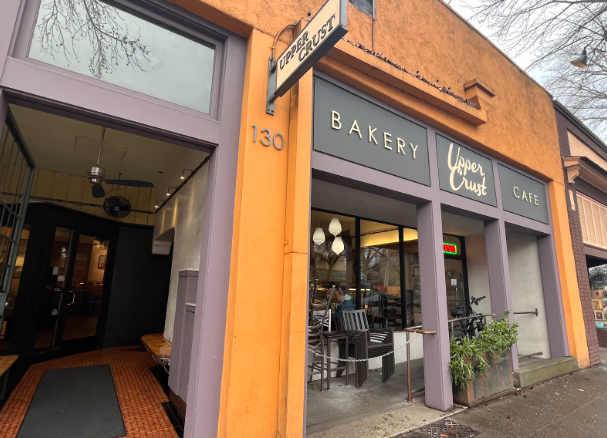 Upper+Crust+Bakery+and+Cafe+patio+and+entryway.+Taken+by+Jessica+Miller+on+Feb.+19.