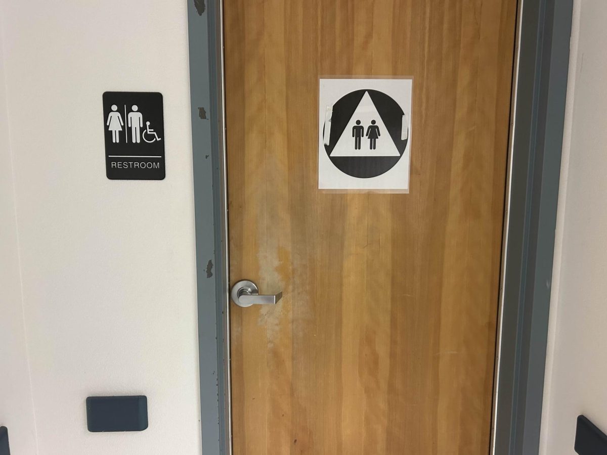  Photo of a gender-inclusive restroom taken the second floor of Tehema on September 4th, 2024. The sign indicates everyone can use it. 
