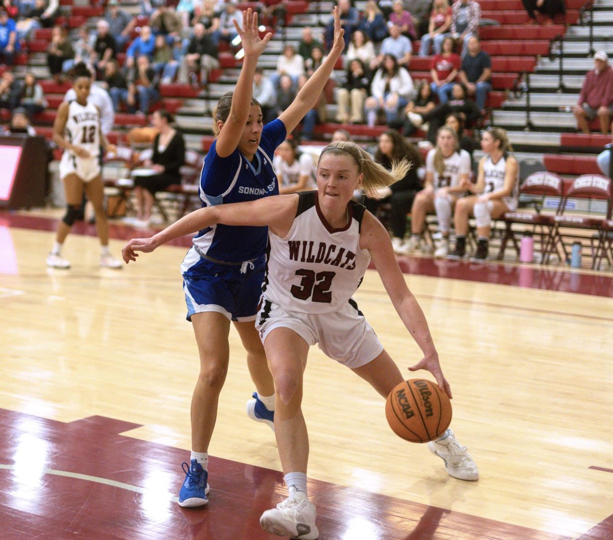 Senior forward Makenzi Laprorte drives baseline against her defender in a game against Sonoma State on Jan. 27. Photo taken by Aaron Draper.
