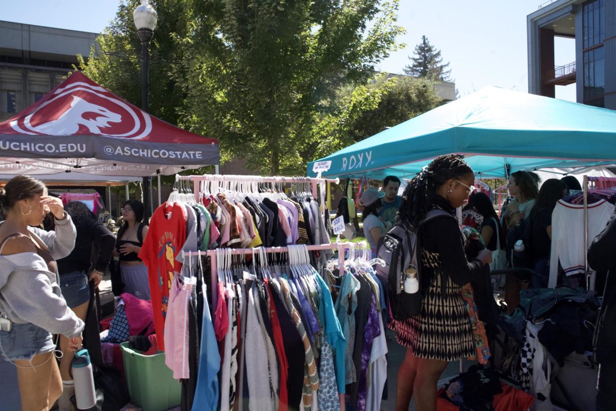 A pop-up thrift was one of the most popular booths at the market, attracting flocks of students. Photo taken on Sept. 22. 